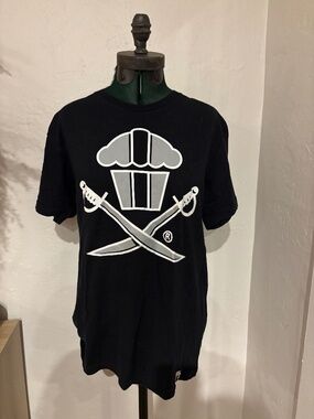 The hundreds Raiders t-shirt